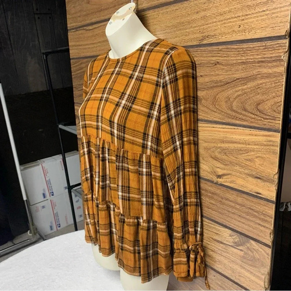 Maurice’s brown plaid baby doll style size small top long sleeve ties on sleeves - Picture 2 of 9